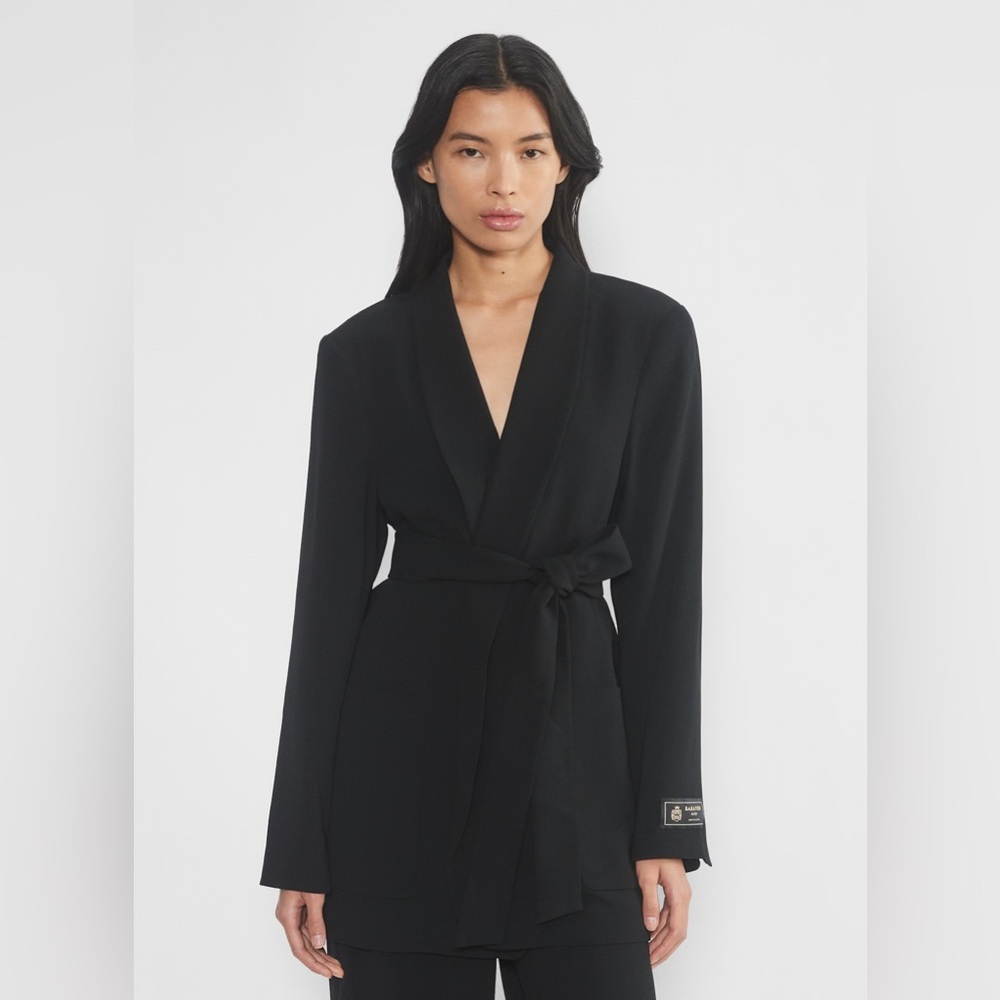 NWT Aritzia Babaton Executive Blazer - Belt Tie Mirror Crepe in Black Size 6